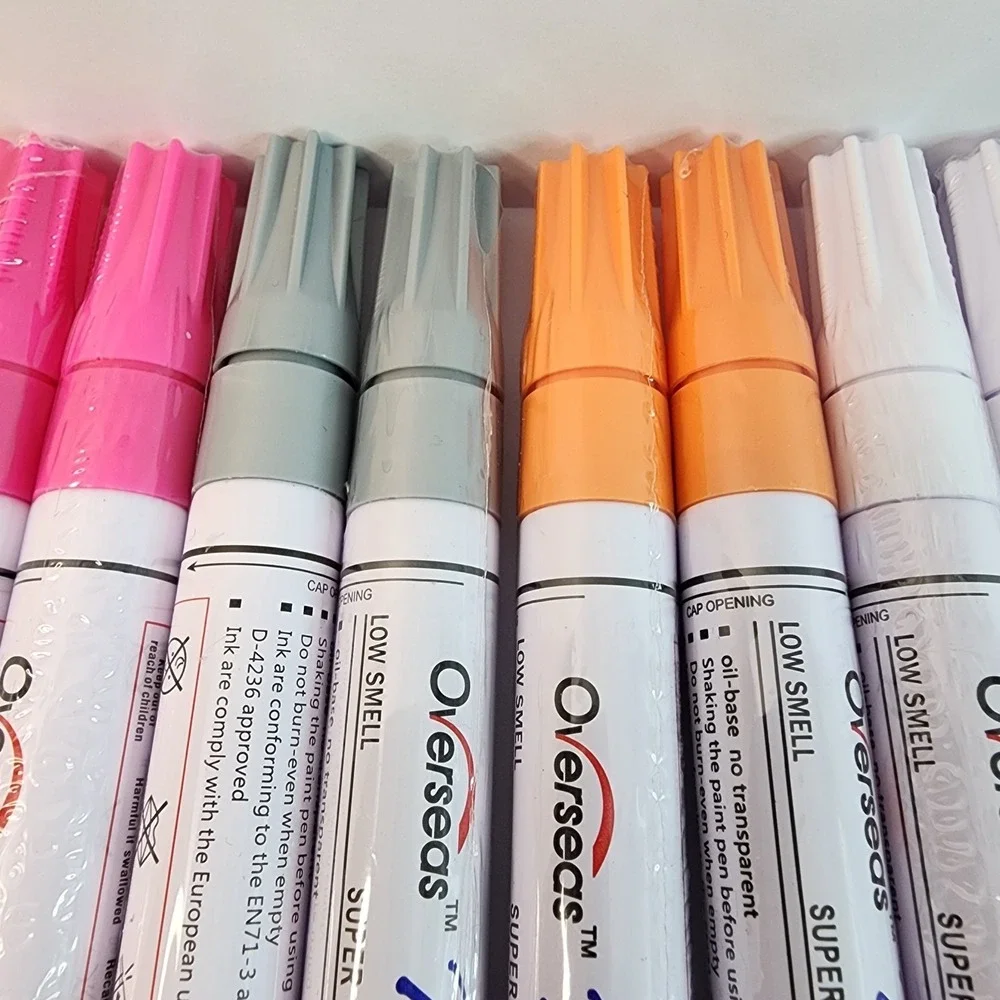 21 Overseas paint markers w/ 2 sets of Hello Artist fineliner pens - Picture 7 of 7